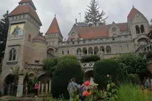 Budapeşte Eötvös Loránd Üniversitesi (ELTE)