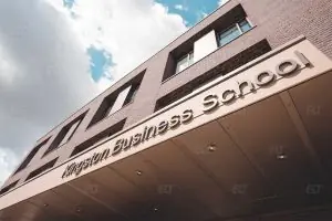 Kingston Üniversitesi
