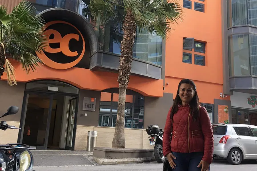 Ayşe Anlatıyor