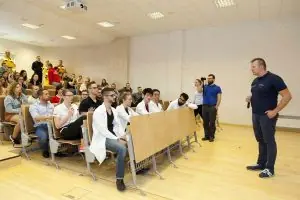 Poznan Tıp Üniversitesi (PUMS)