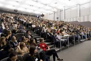 Poznan Tıp Üniversitesi (PUMS)