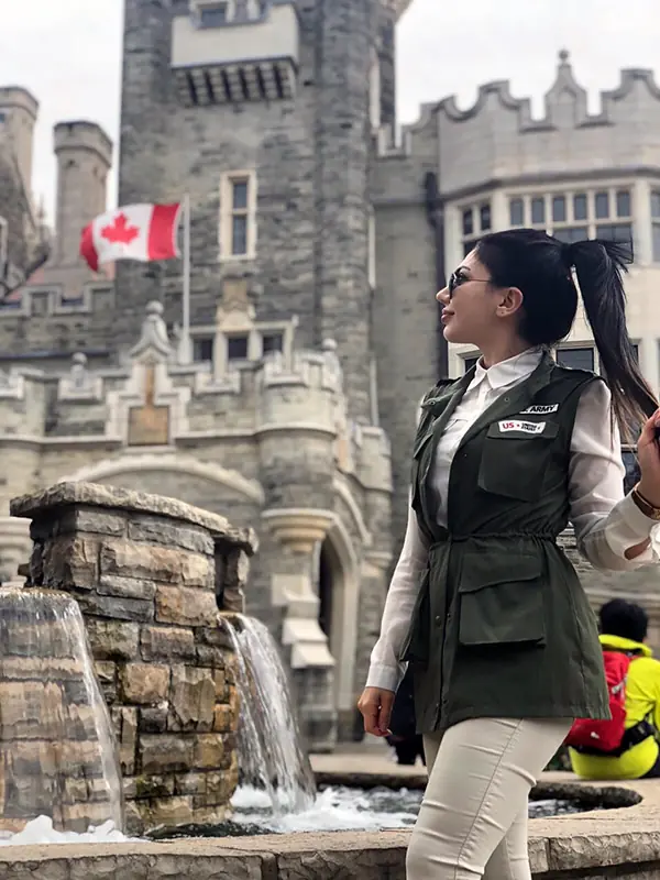 Kübra Özer – Kaplan International Toronto