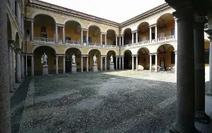 Pavia Üniversitesi