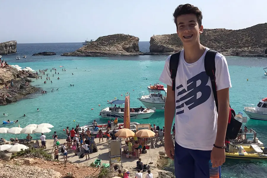 EFE ENVER ANLATIYOR